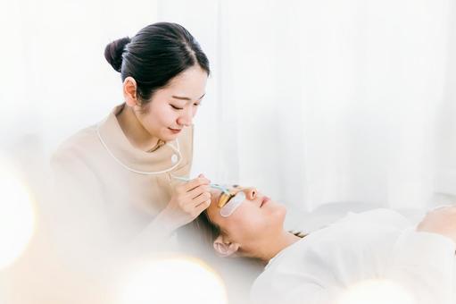 The Hidden Dangers of DIY Lash Extensions